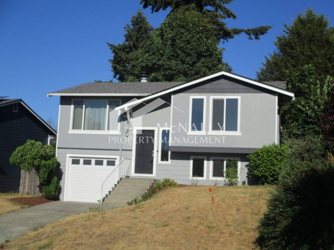 Foto principal - 4 Bedroom, 1.75 Bathroom Home in North Tacoma