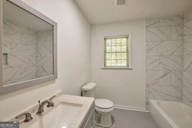 Foto del edificio - 1332 Willis Mill Rd SW