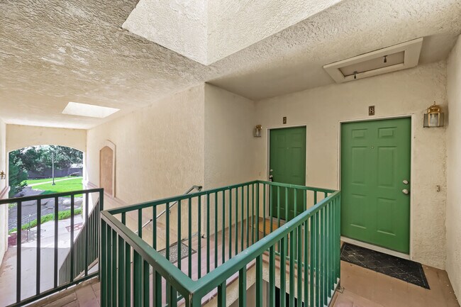 Foto del edificio - 3060 Mandalay Grove