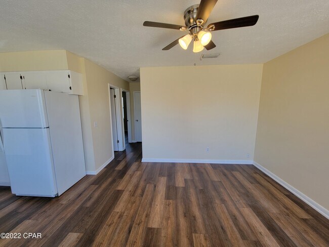 Foto del edificio - 3802 W 25th St