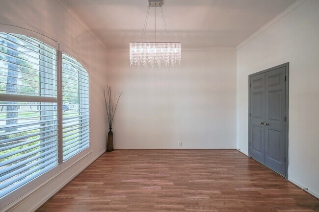 Foto del edificio - 11606 Canyon Woods Dr