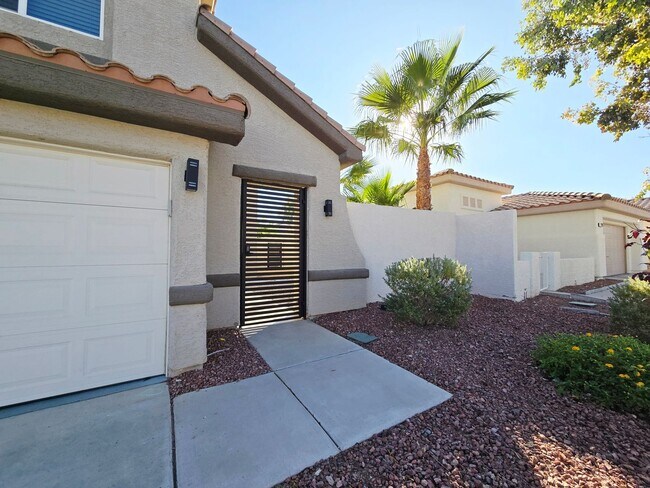 Building Photo - NORTHWEST GEM! SPACIOUS HOME WITH VAULTED ...