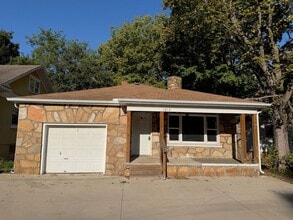 Building Photo - 1213 S National Ave