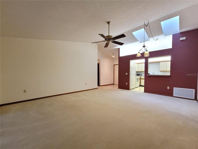 Building Photo - 907 E Timberland Trail