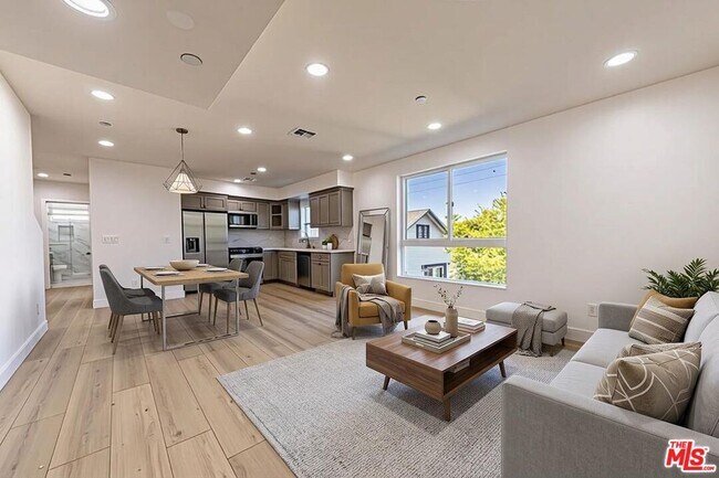 Foto del edificio - 5434 Romaine St