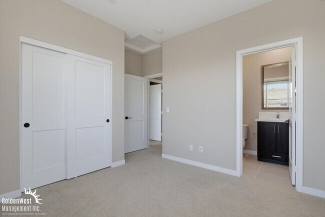 Foto del edificio - Modern and Stylish 2Bdm 2.5Ba Home in the Civita Community of Mission Valley!