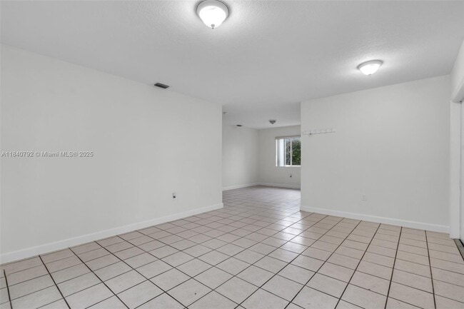 Foto del edificio - 2817 SW 39th Ave