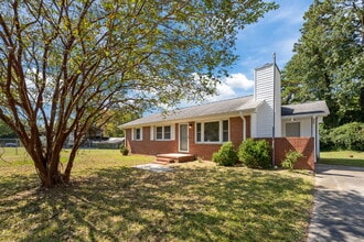 Building Photo - 2503 Country Club Rd