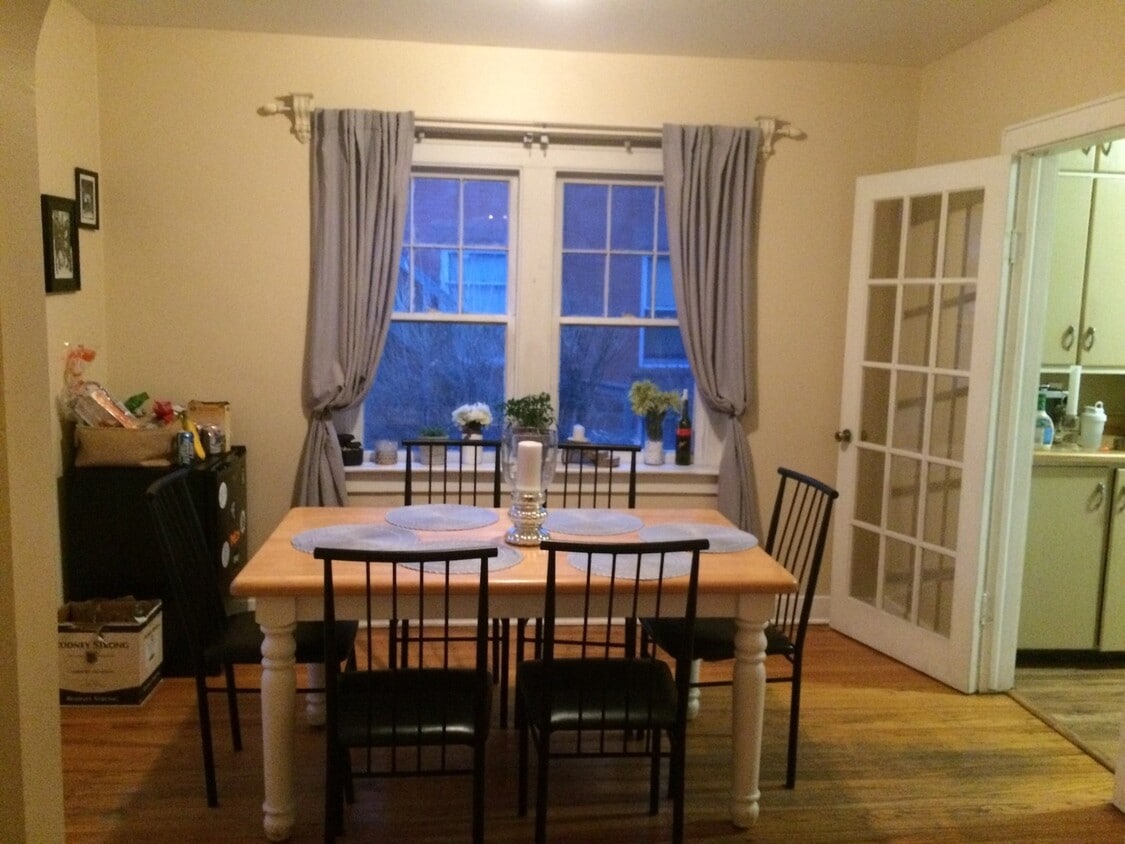 Foto principal - Aug 1st 2026/2027 Pre-leasing Close to 1.5 Blks to CSU & Old Town