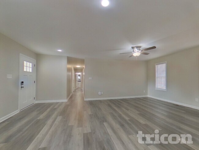 Foto del edificio - 359 River Trace Dr