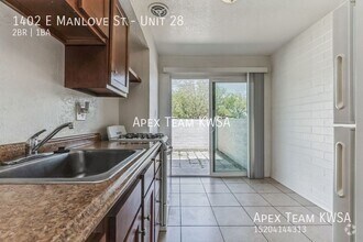 Building Photo - 1402 E Manlove St