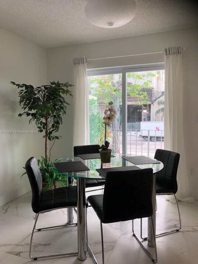 Foto del edificio - 427 SW 7th St