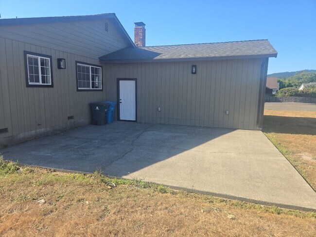Foto del edificio - Price Reduction! Pet friendly! 3BD/2BA new...
