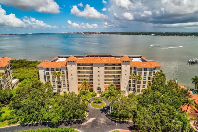 Foto del edificio - 4717 Dolphin Cay Ln S