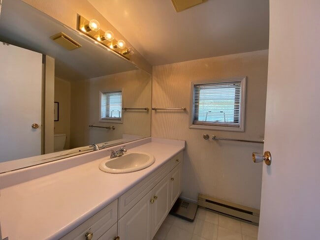 Building Photo - 2367 Arbot Rd