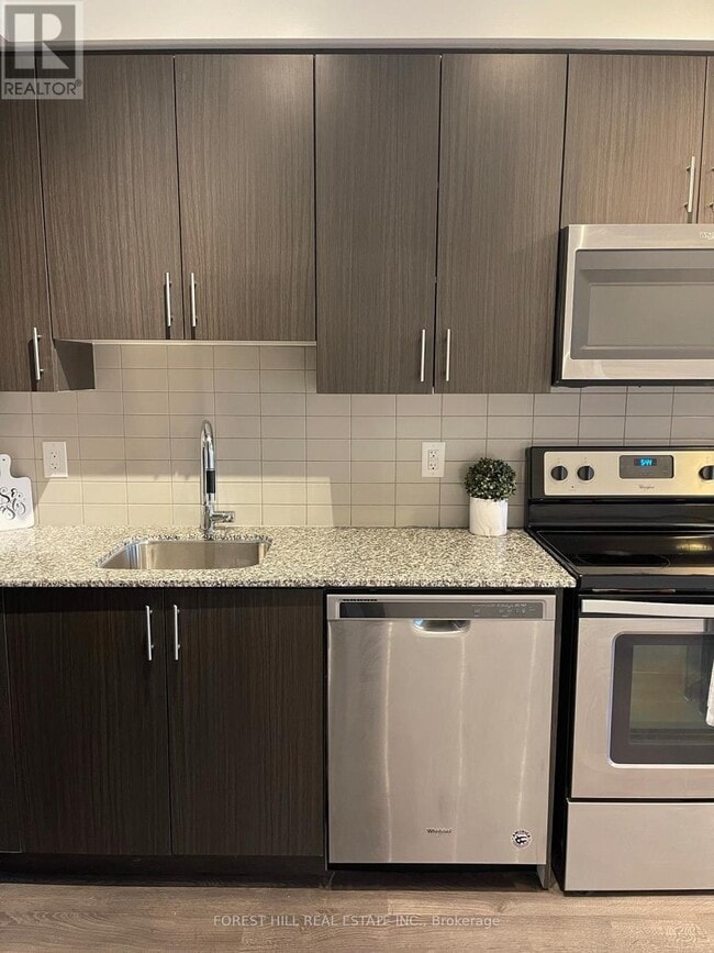 Photo du bâtiment - 3700 Hwy 7