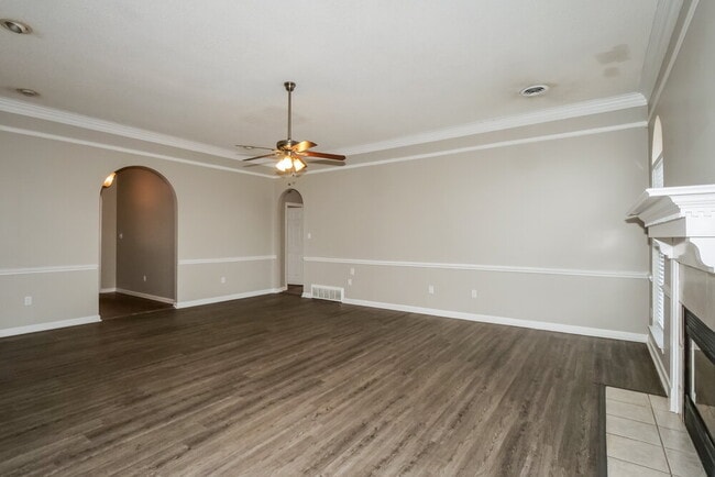 Building Photo - 5363 Autumn Forrest Dr