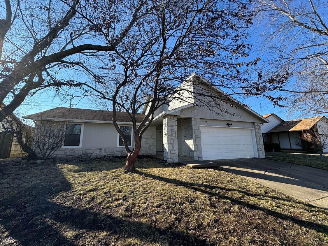 Primary Photo - 3 bedroom 2 baths in Union School District
