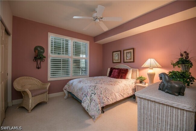 Foto del edificio - 430 Cove Tower Dr