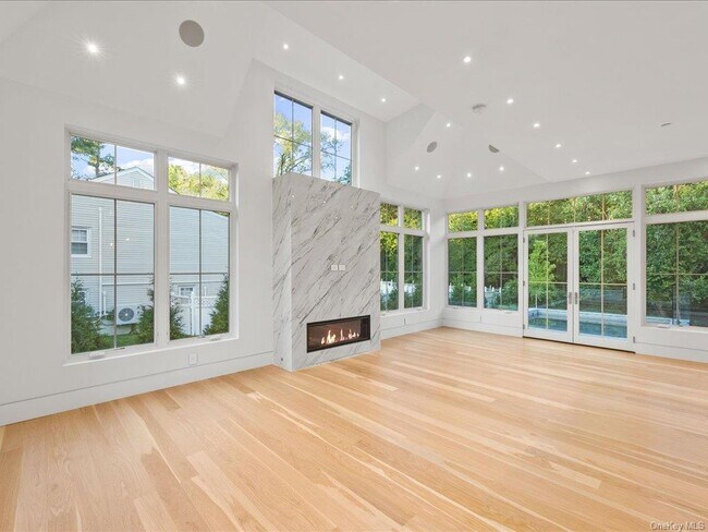 Foto del edificio - 48 Rock Ridge Dr