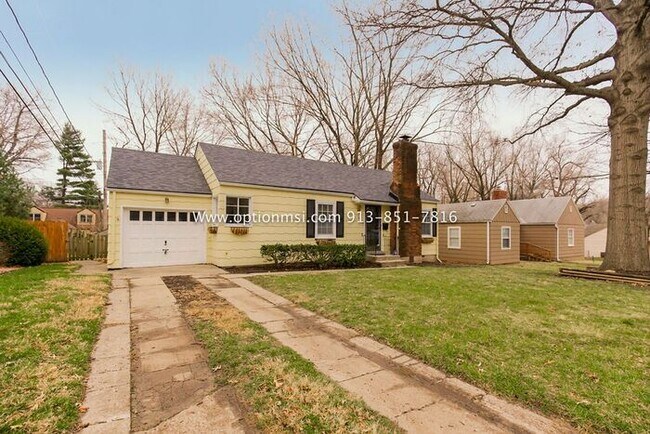 Building Photo - Roeland Park Beauty!