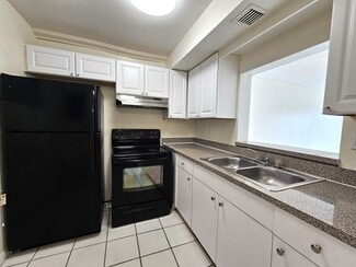 Building Photo - 3600 NW 21st St