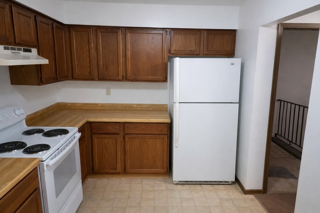 Building Photo - 904 Wescott Sq