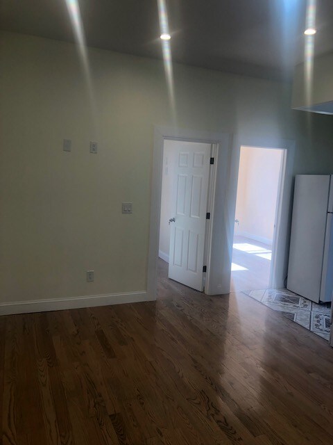 Foto principal - 316 E 93rd St