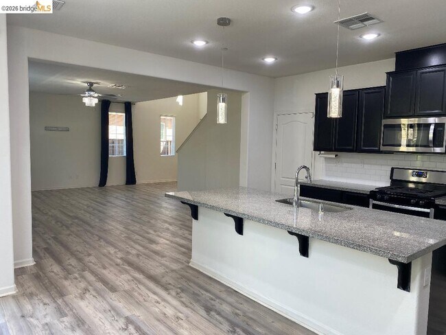 Foto del edificio - 5449 Prewett Ranch Dr