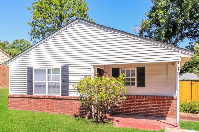 Building Photo - 484 Ferncliff Cove