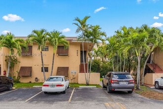 Building Photo - 6854 NW 173rd Dr