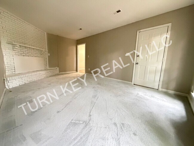 Foto del edificio - 8144 Rugby Ave