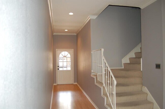 Building Photo - 5843 Water Ridge Dr
