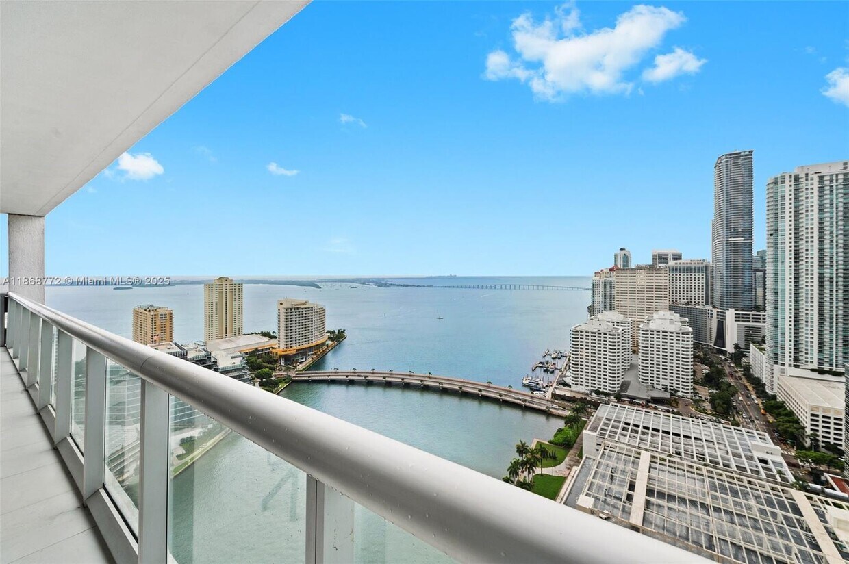 Foto principal - 495 Brickell Ave