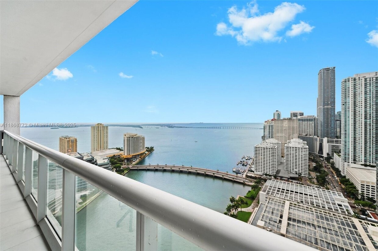 Primary Photo - 495 Brickell Ave