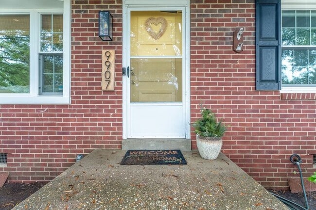 Foto del edificio - 9907 Drexel Ln