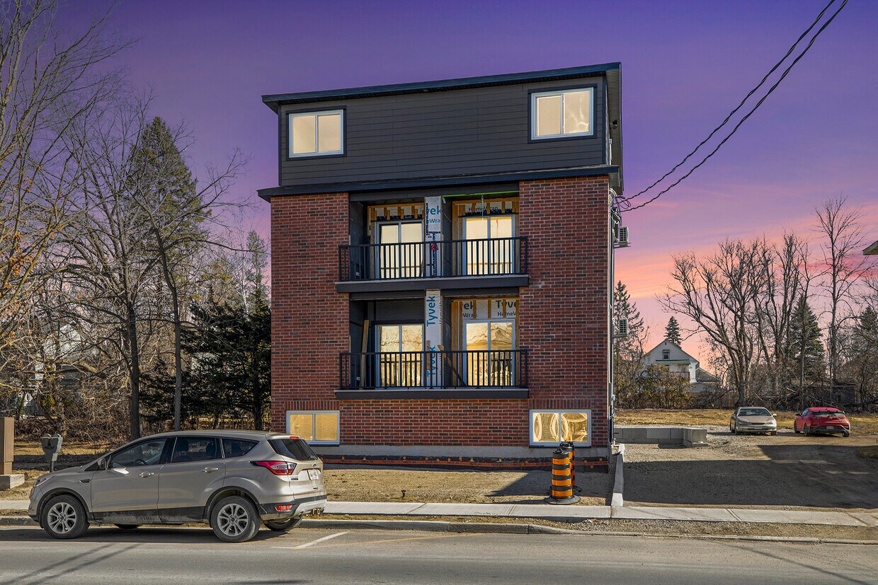 Photo principale - 131 Gore St E