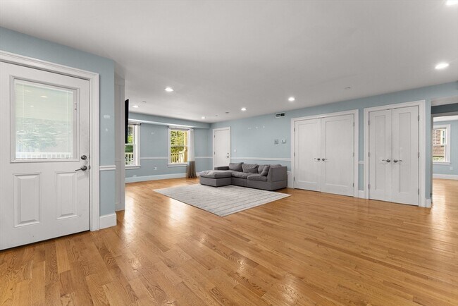 Building Photo - 152-154 Savin Hill Ave