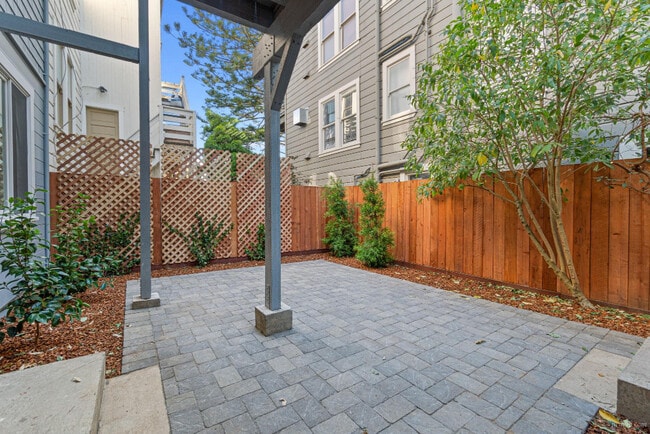 Building Photo - 1603 Noe St