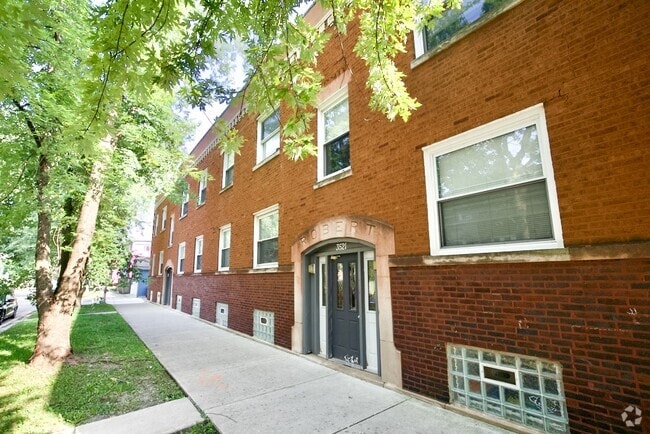 Building Photo - 3521 W Grace St