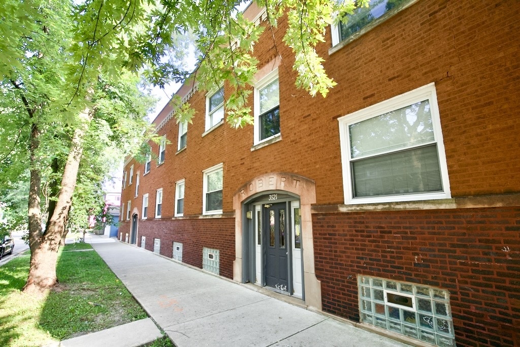 Primary Photo - 3521 W Grace St