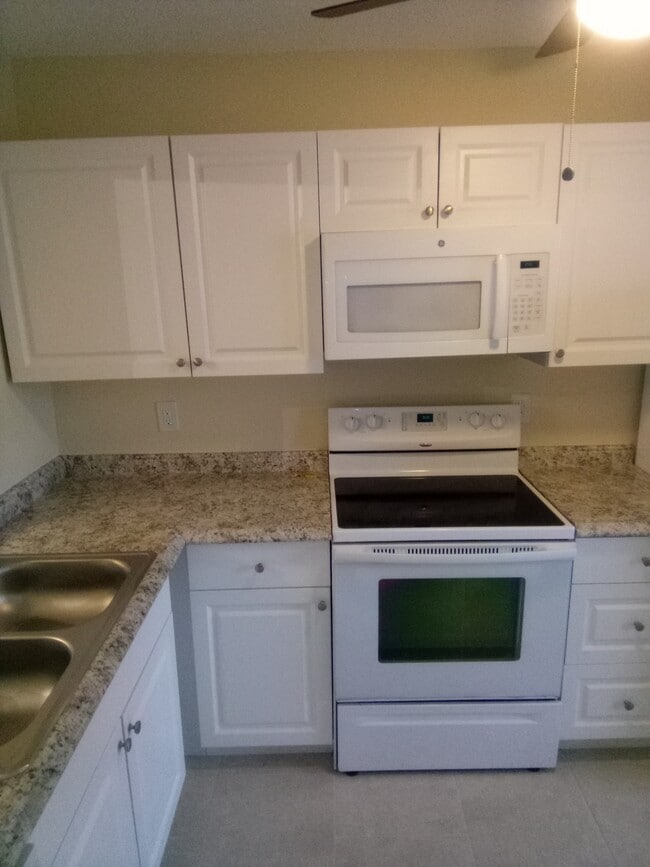 Building Photo - 3004 Forrestal Ct