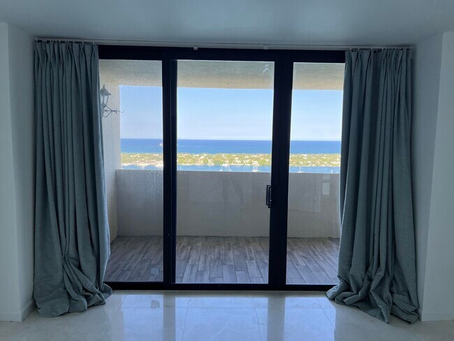 Foto del edificio - 5600 N Flagler Dr