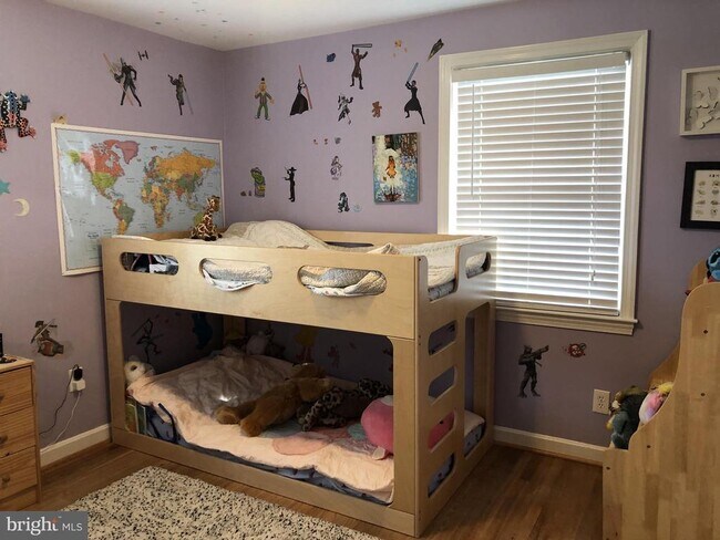 Foto del edificio - 10119 Greeley Ave