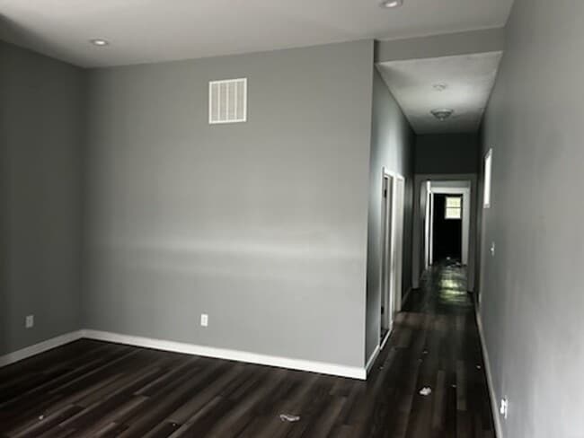 Foto del edificio - 4 Bedroom 2 Bath Home Available in Louisville