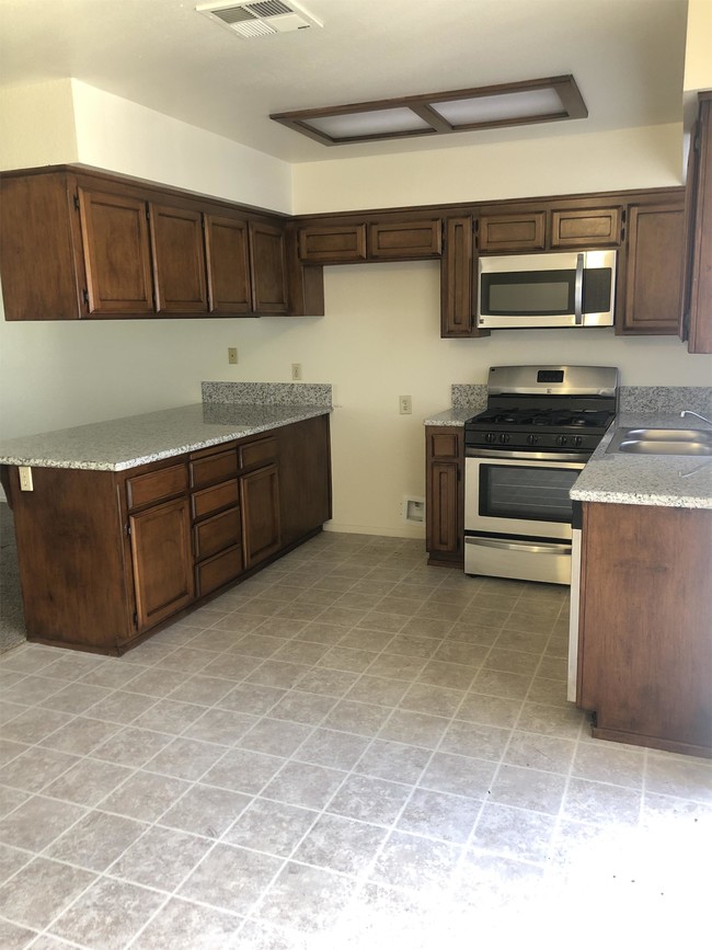 Building Photo - 8706 Lyn River Ct