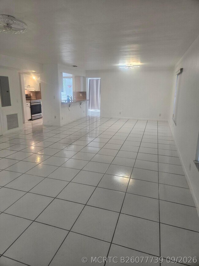 Foto del edificio - 2141 SW 23rd Ave