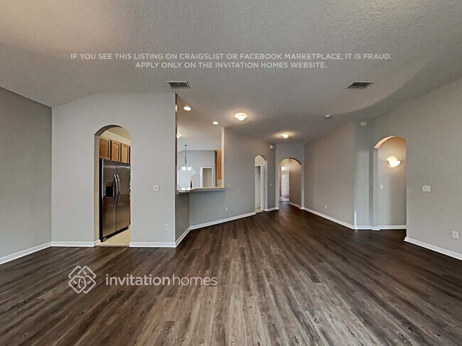 Foto del edificio - 534 Roserush Ln