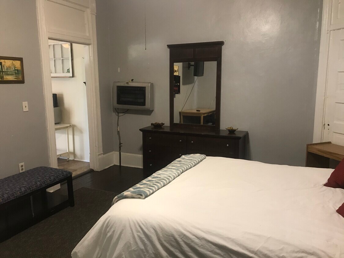 1205 Chapman Ave SW Unit 1, Roanoke, VA 24016 Apartments in Roanoke