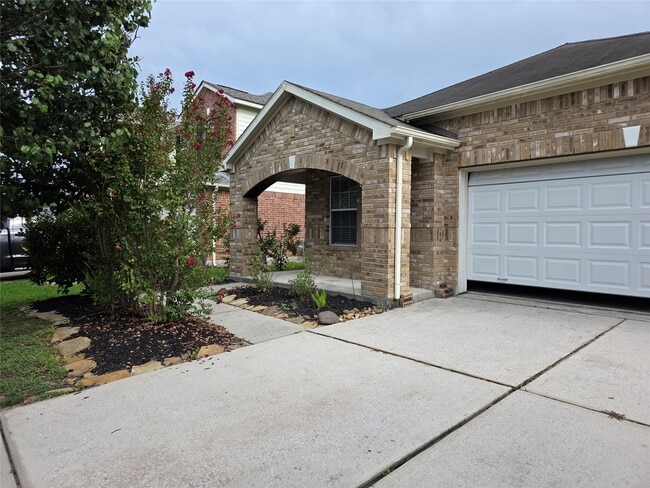 Foto del edificio - 14411 Groveleigh Ln